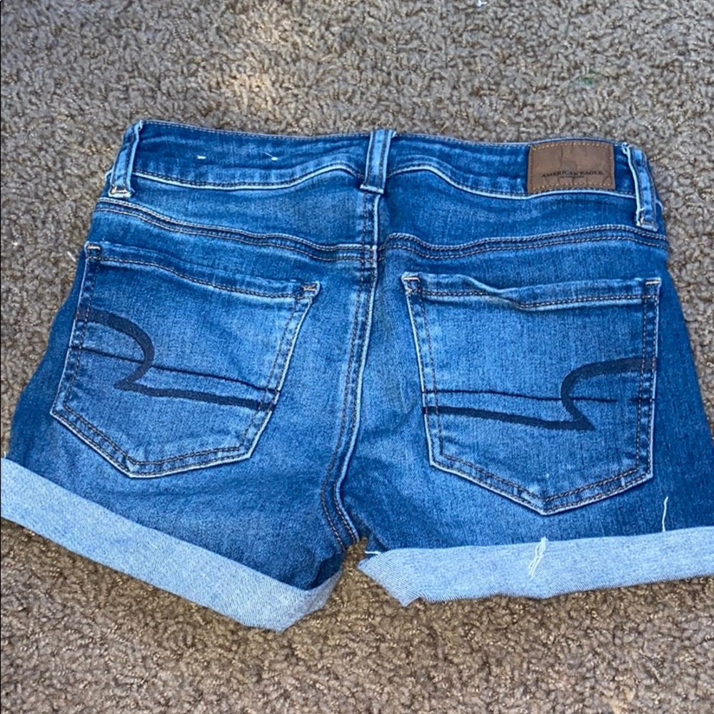 AE Shorts - Picture 2 of 3